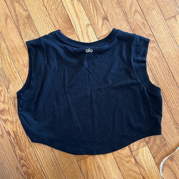 Alo Echo Tee in Black - Picture 4 of 7